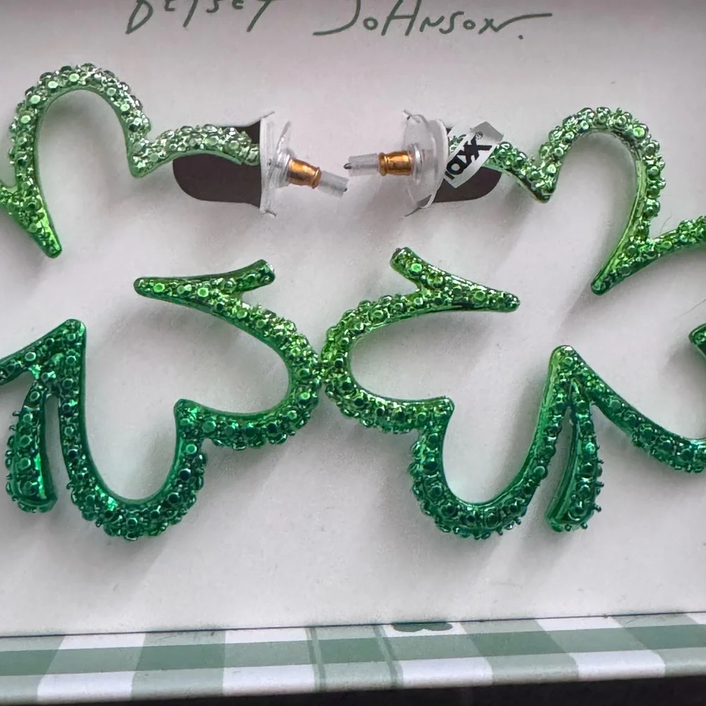 Betsey Johnson ombré  green Clover Earrings - Picture 5 of 5